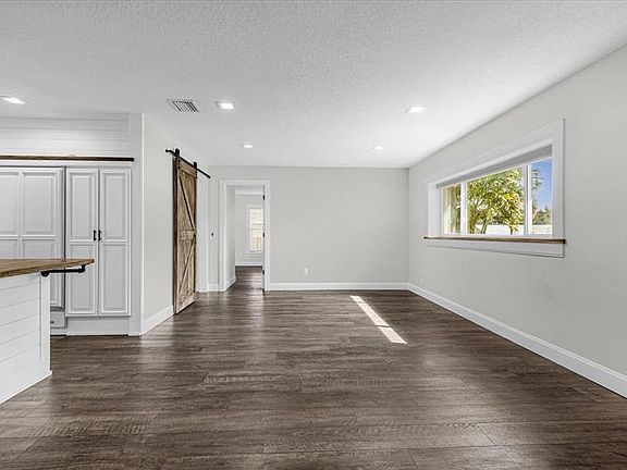 4th image of 8756 Granada Blvd