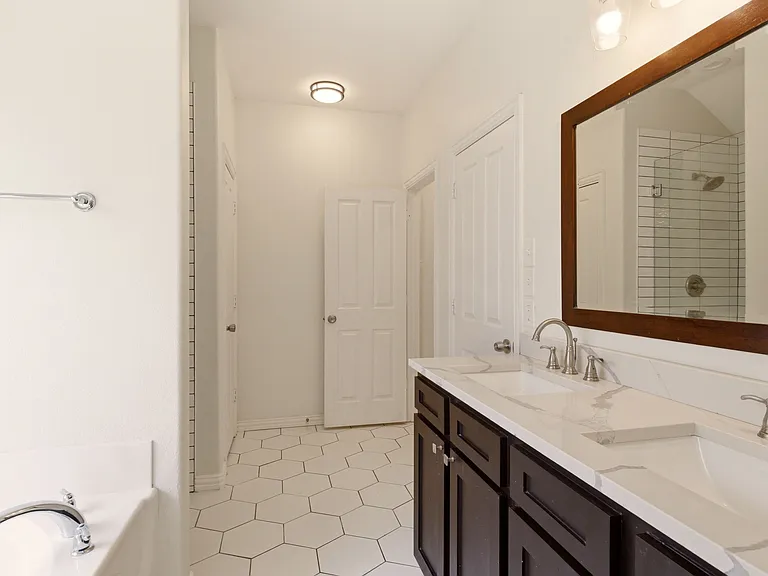 2201 Willow Creek Dr — Photo 13