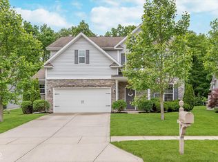 8556 N Deer Hill Dr, McCordsville, IN