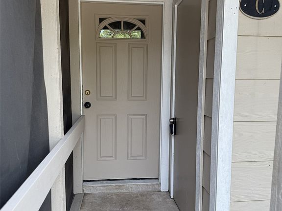 5th image of 712 Memorial Mews St #712C