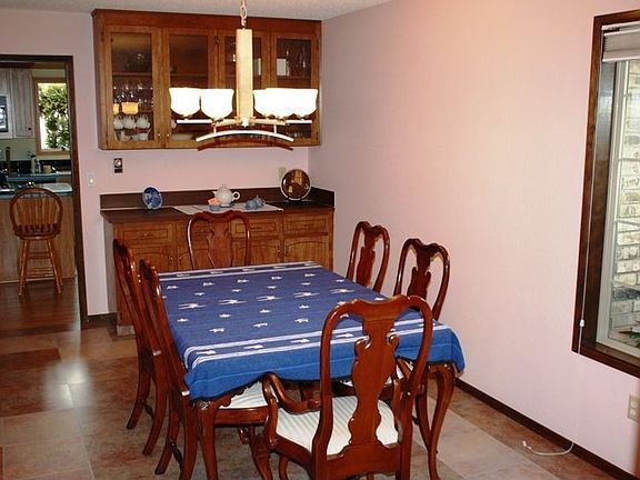 formal dining/builtin hutch