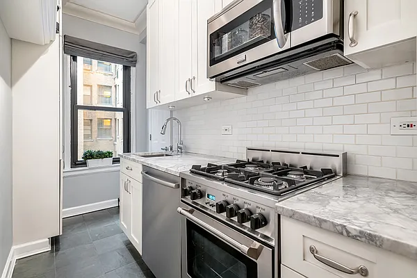 Sold by Compass | media 4