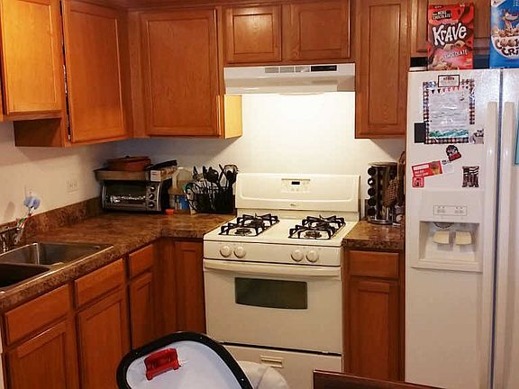 4th image of 845 E 22nd St APT 419