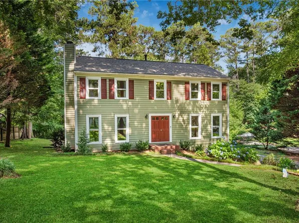 2856 Clearbrook Dr, Marietta, GA 30068