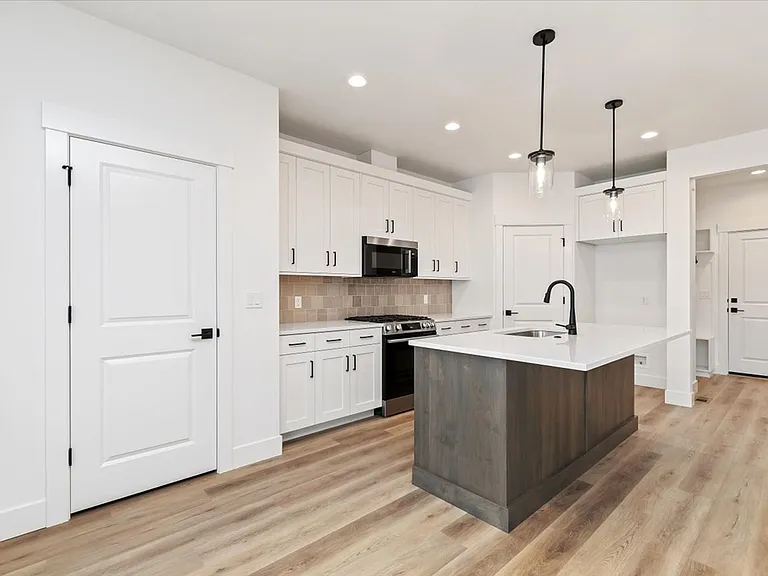736 S Calhoun Ln — Photo 35