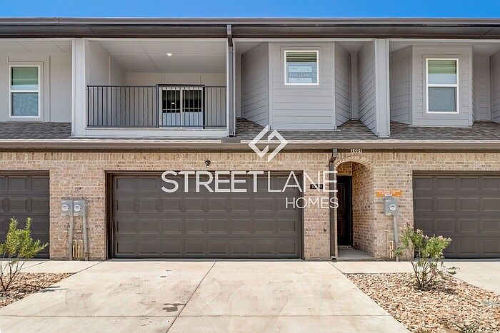 1st image of 1009 W Golden Ln
