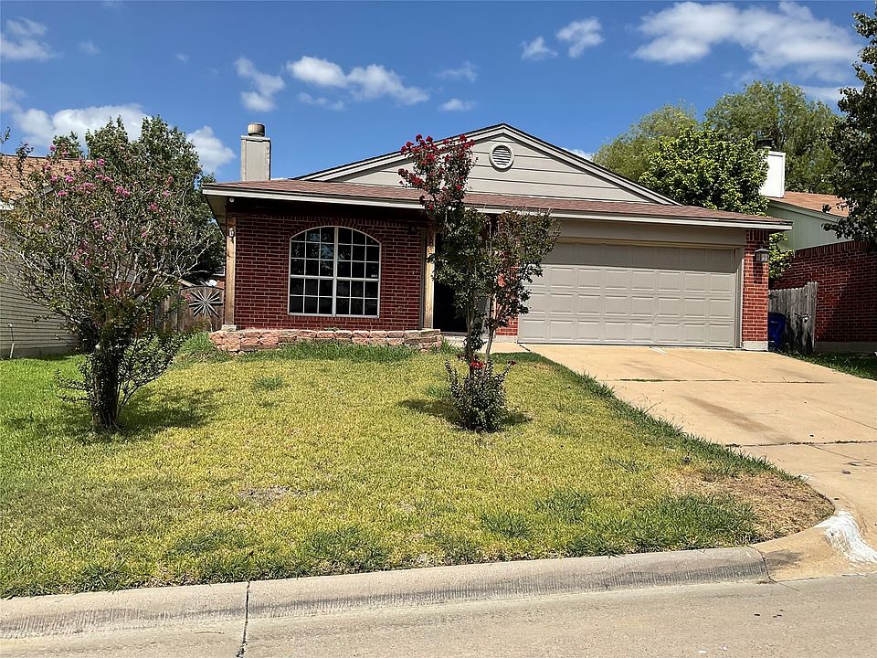 1st image of 521 Hollyberry Dr