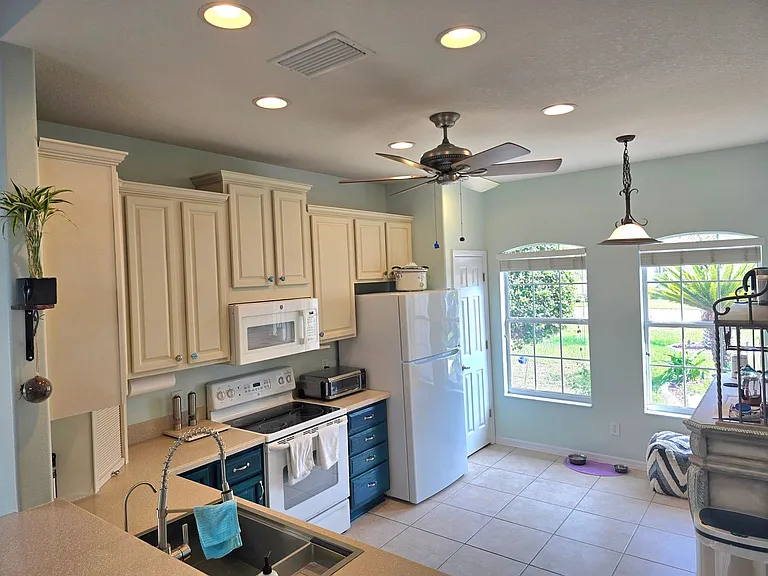 1148 W Diamond Shore Loop — Photo 9