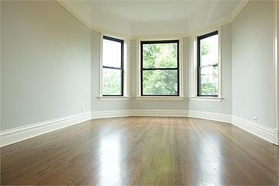 1st image of 3619 N Lakewood Ave #1