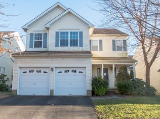 804 Mary Cir, Stewartsville, NJ 08886