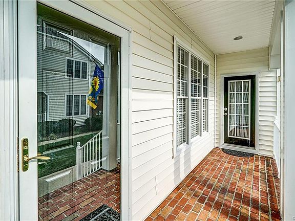 2nd image of 1802 Glen Willow Cir