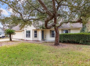 205 Pinoak Ct W, Crestview, FL 32539