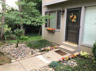 9833 Timbers Dr, Blue Ash, OH 45242