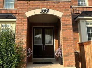393 Royal West Dr, Brampton, ON L6X 5J9