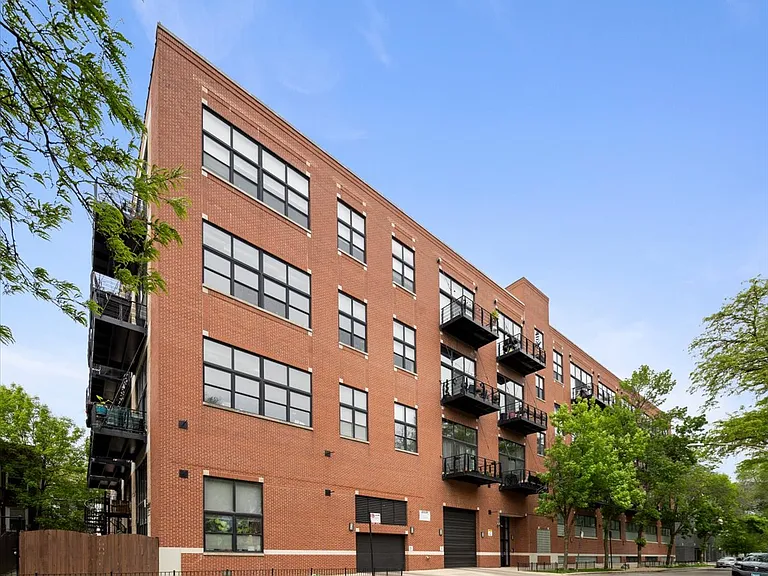 1934 N Washtenaw Ave #404 — Photo 25