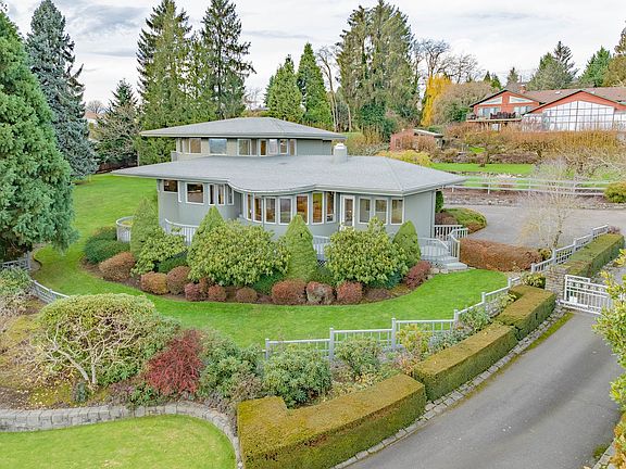 2nd image of 7607 SE Evergreen Hwy
