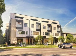 433 E 3rd St #112, North Vancouver, BC V7L1G3