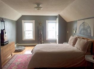 23 Sheffield Rd FLOOR 3, Roslindale, MA 02131