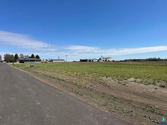 3rd image of 2 S Alfalfa St