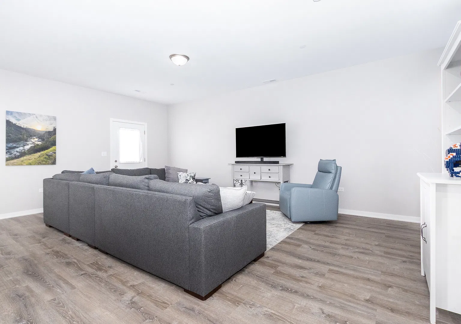 3 bed, 2.5 bath, 1696 sqft, $2,450 — Photo 4