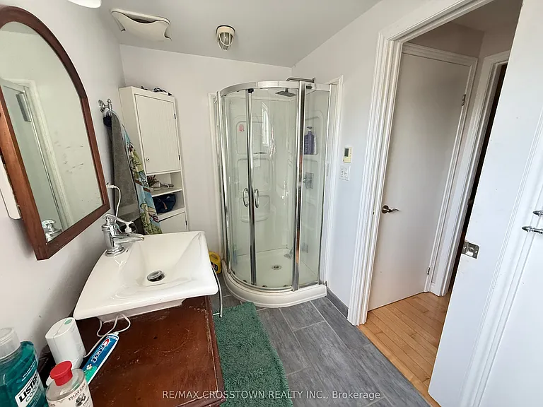 28 Austen Ln — Photo 8