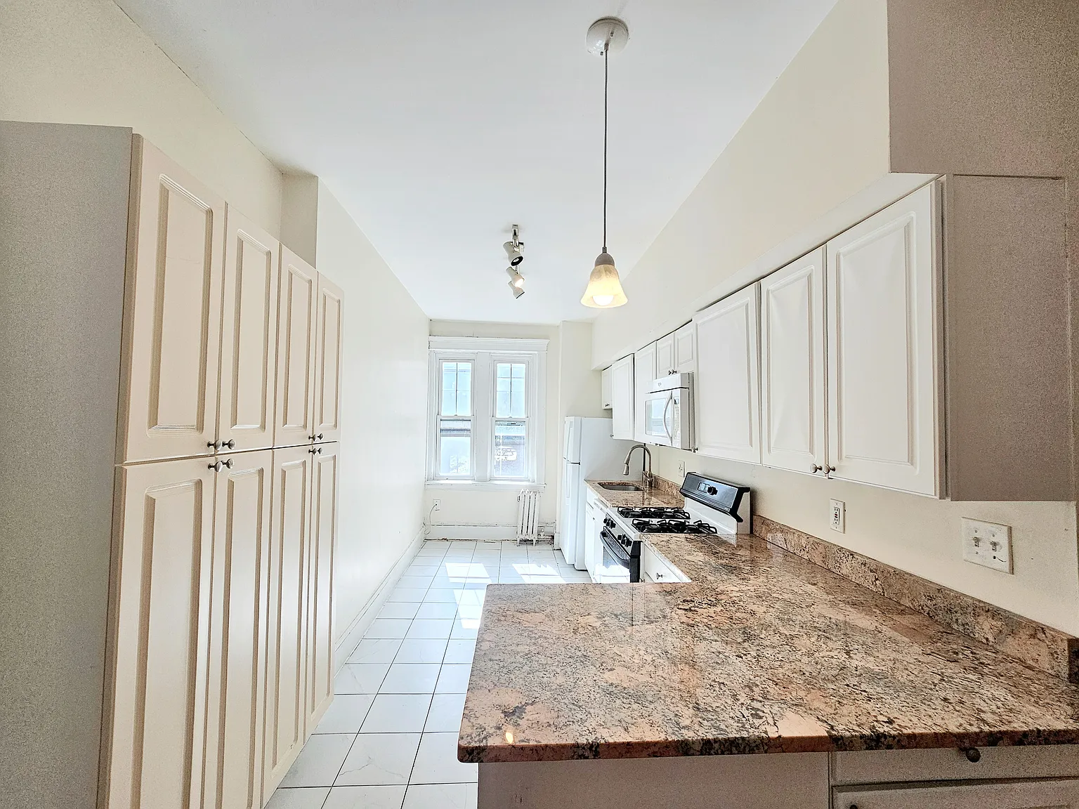 1868 Commonwealth Ave — Photo 2