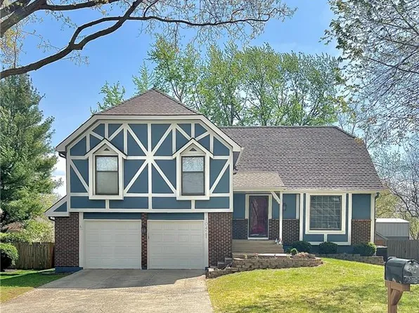 10421 Hauser St, Lenexa, KS 66215