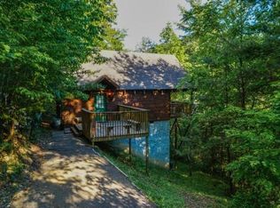 3157 Hatcher Top Rd, Sevierville, TN 37862