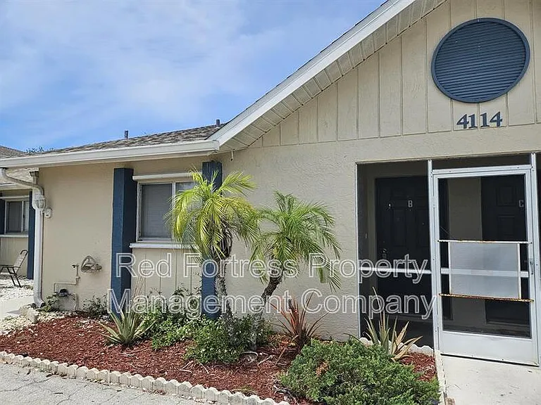 4114 Skyline Blvd #B — Photo 1