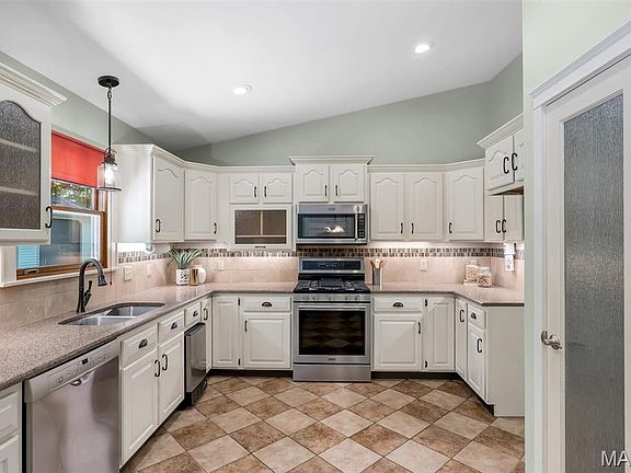 3rd image of 2469 Wild Valley Dr