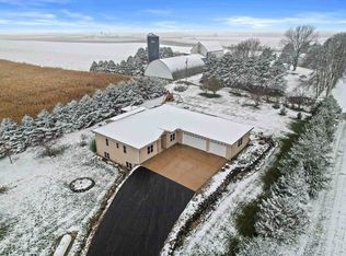 2829 Clover Ln, Sun Prairie, WI 53590