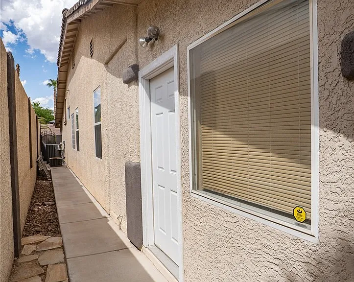 7861 Darby Ave — Photo 55