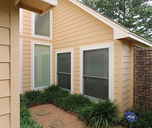 2nd image of 7457 Knob Hill Ave
