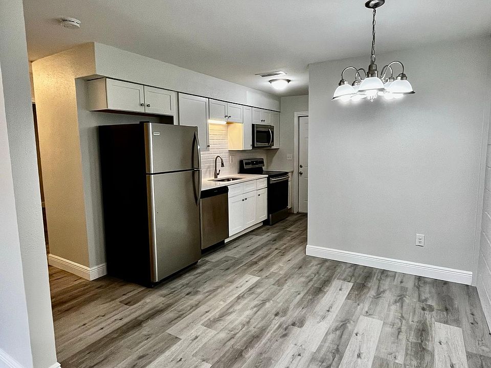 1st image of 125 E Patterson St #125