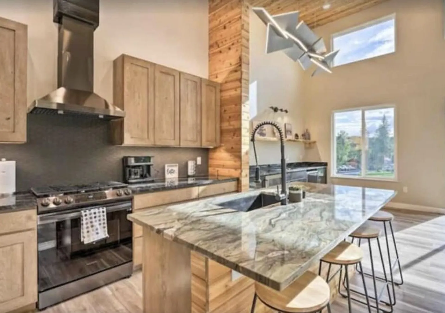 Soldotna Duplex — Photo 2