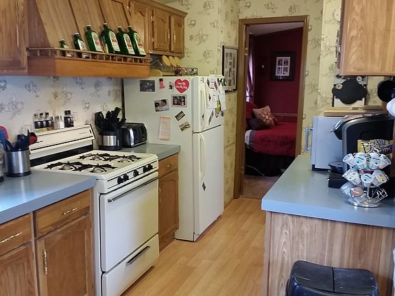 4th image of 629 Courtland Ln