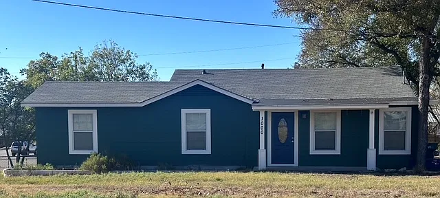 1000 Avenue D
