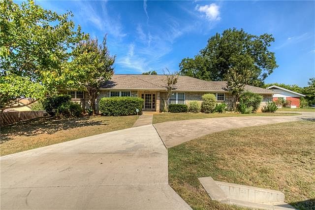 1st image of 2210 Wildwood Dr