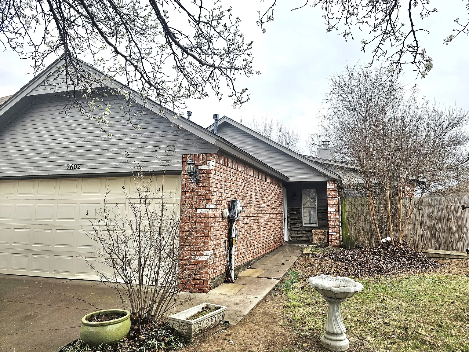 3 bed, 1270 sqft, $1,550 — Photo 1