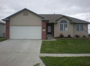 9010 Stetson Dr, Lincoln, NE 68507