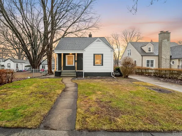 53 Eastman St, Mount Clemens, MI 48043