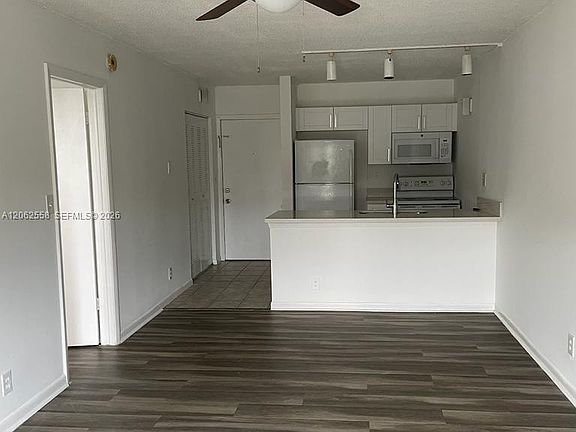 4th image of 2771 Riverside Dr APT 307A