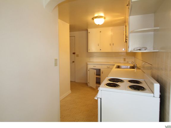 2nd image of 711 Avenue B APT 3