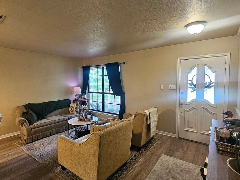 700 Racquet Ct — Photo 3