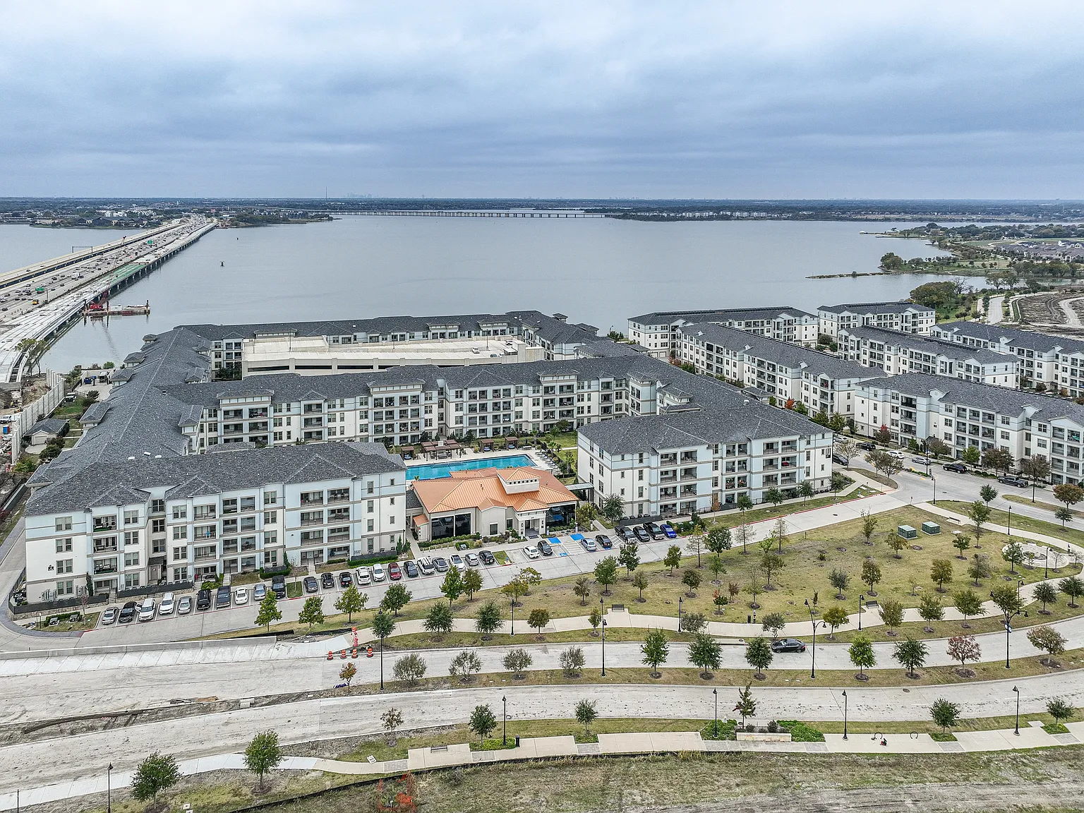 Reveal at Bayside — Photo 2