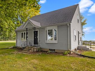 4625 S Loomis Rd, Waterford, WI 53185