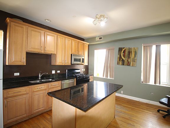 3rd image of 2809 W Washington Blvd APT 201