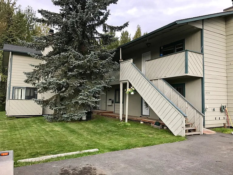 8540 Golden St — Photo 13
