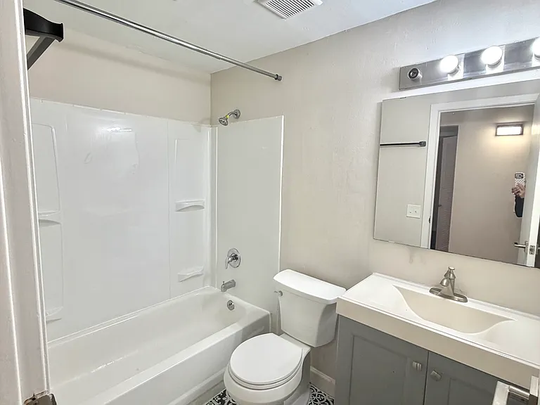 5535 Pershing Ave #11 — Photo 12