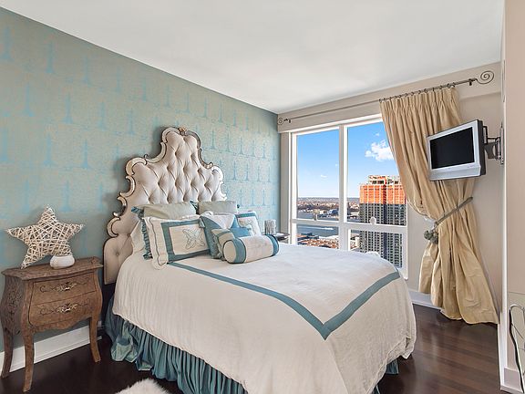 5th image of 350 W 42nd St APT 52B
